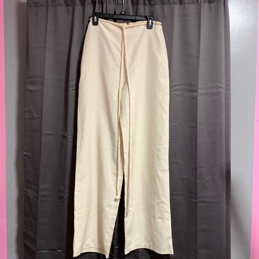 Pretty little thing high waisted wide leg pant oyster white color size 6
